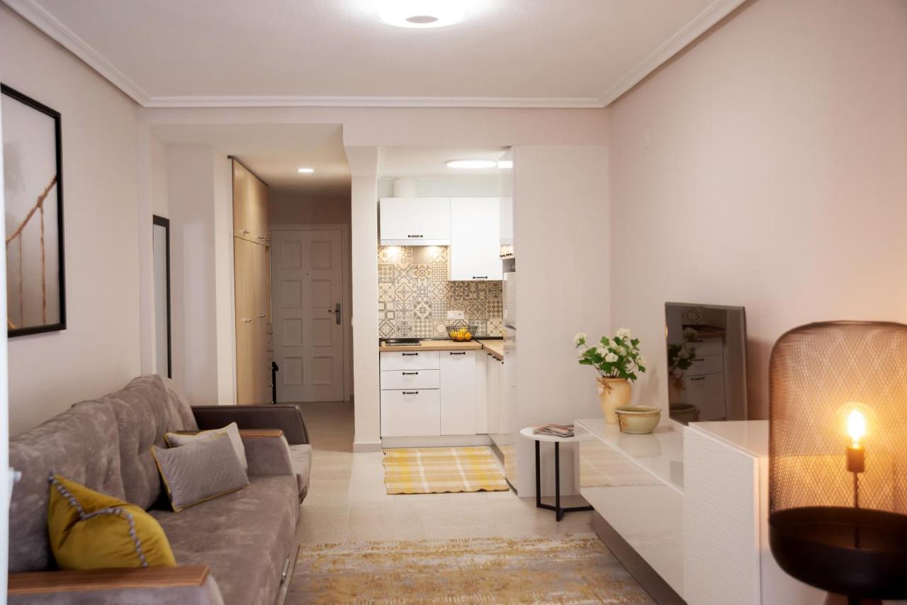 Holiday Studio Jardin Playa Torrevieja Eksteriør billede